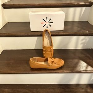 Issac Mizrahi Anabell Natural leather loafer